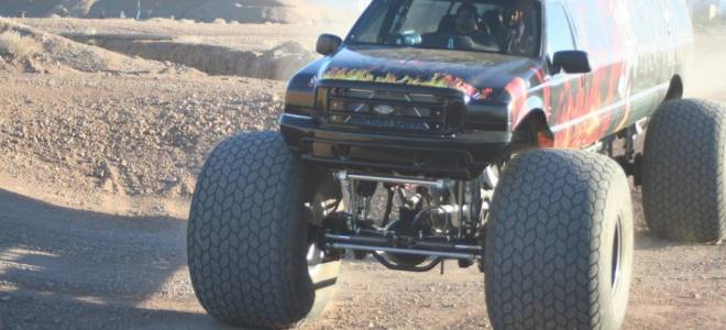 Самый длинный джип монстер трак Sin City Hulster